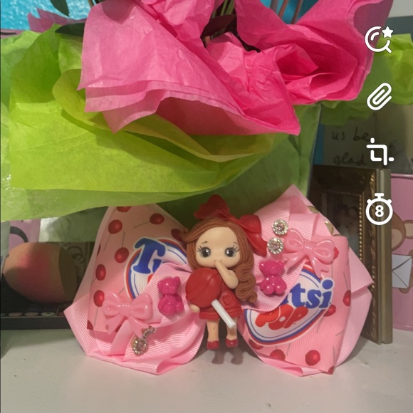 Bow - Picture 1 of 1